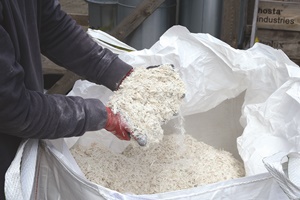 DecomBlades and 3B team up for the recycling of glass fibre in wind turbine blades DecomBlades and 3B team up for the recycling of glass fibre in wind turbine blades