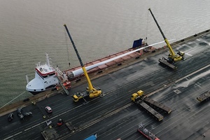Arrival of the E-175 rotor blade from Viana do Castelo (Portugal) in Wilhelmshaven (Germany) Arrival of the E 175 rotor blade from Viana do Castelo Portugal in Wilhelmshaven Germany