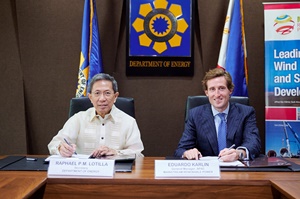 Energy Secretary Raphael P.M. Lotilla (left) and Eduardo Karlin, Mainstream’s General Manager for APAC Energy Secretary Raphael P.M. Lotilla left and Eduardo Karlin Mainstreams General Manager for APAC