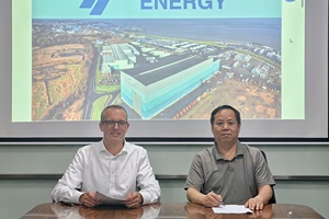 Mr. Junxu Yan, Founder and CEO of Titan Group (right) and Heiko Mützelburg Mr. Junxu Yan Founder and CEO of Titan Group right and Heiko Mützelburg