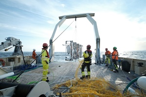 Fraunhofer IWES conducts boulder detection for wind turbine foundations and submarine cables (© image: Frank S. Bauer) The Manta Ray G1 measuring system detects boulders in the seafloor Frank S. Bauer 300 200